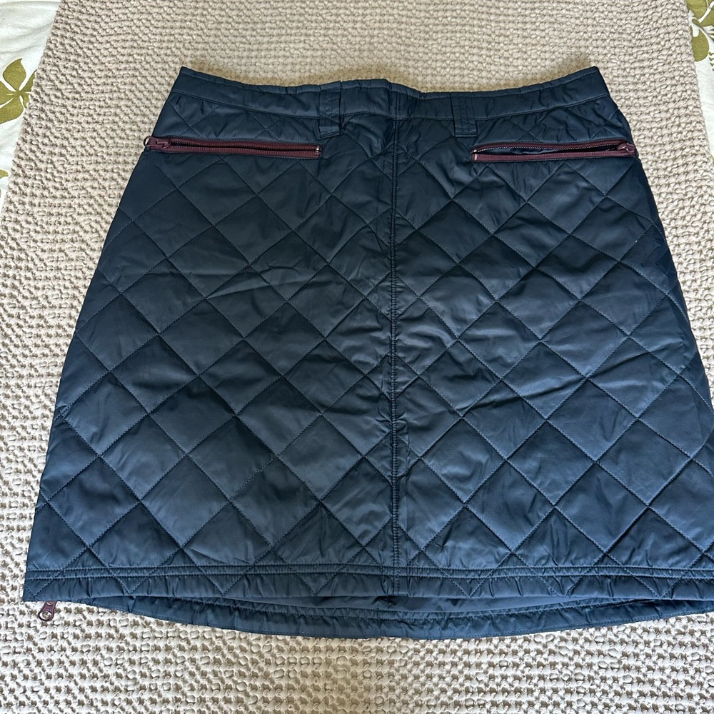 Quilted all weather skirt size large